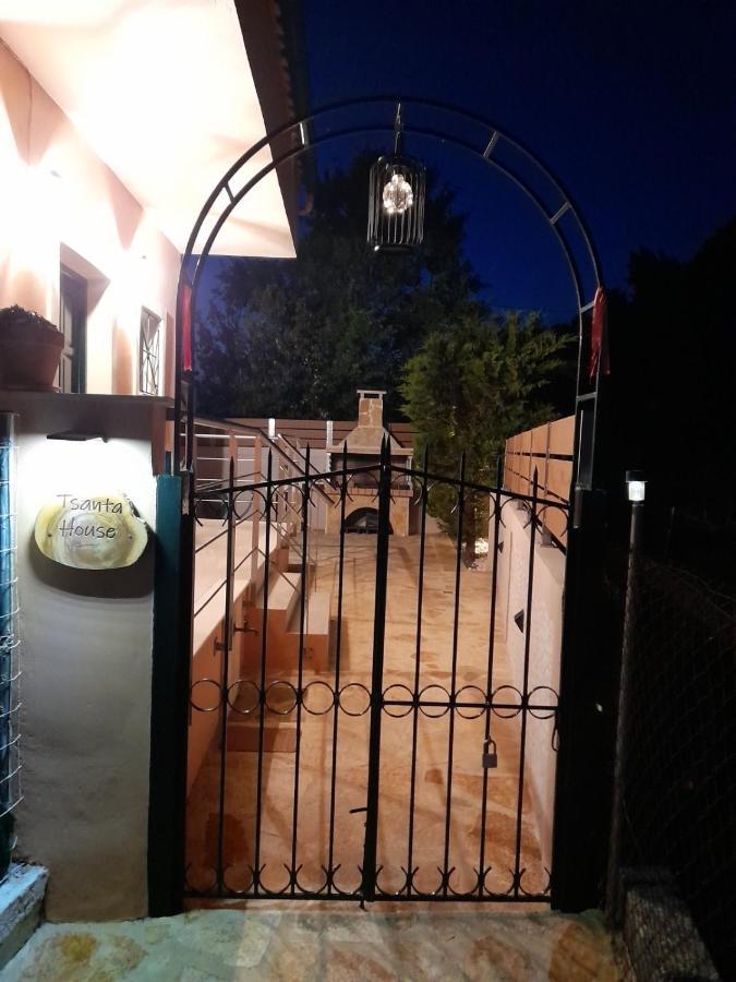 Tsanta House Dom wakacyjny